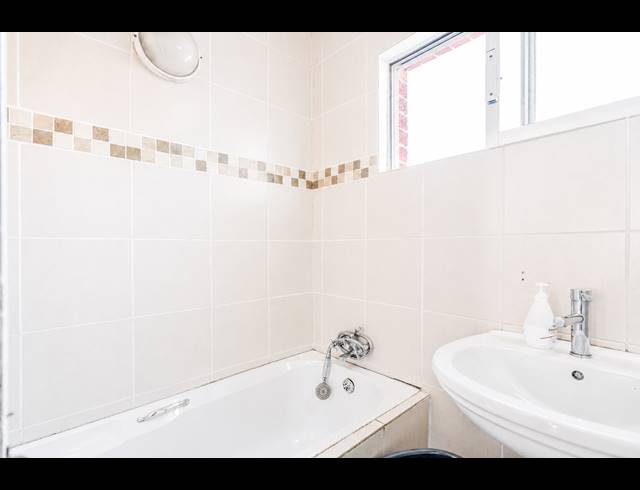 4 BEDROOM TOWNHOUSE FOR SALE IN MUSGRAVE